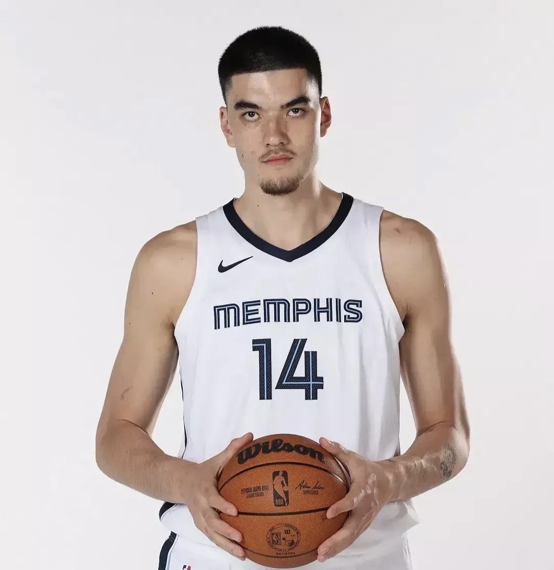 U8娱乐-转折点！沃尔夫斯堡迎来里程碑；社区盾训练课后攻防权衡；球迷炸锅；资深球员宣示担当的简单介绍