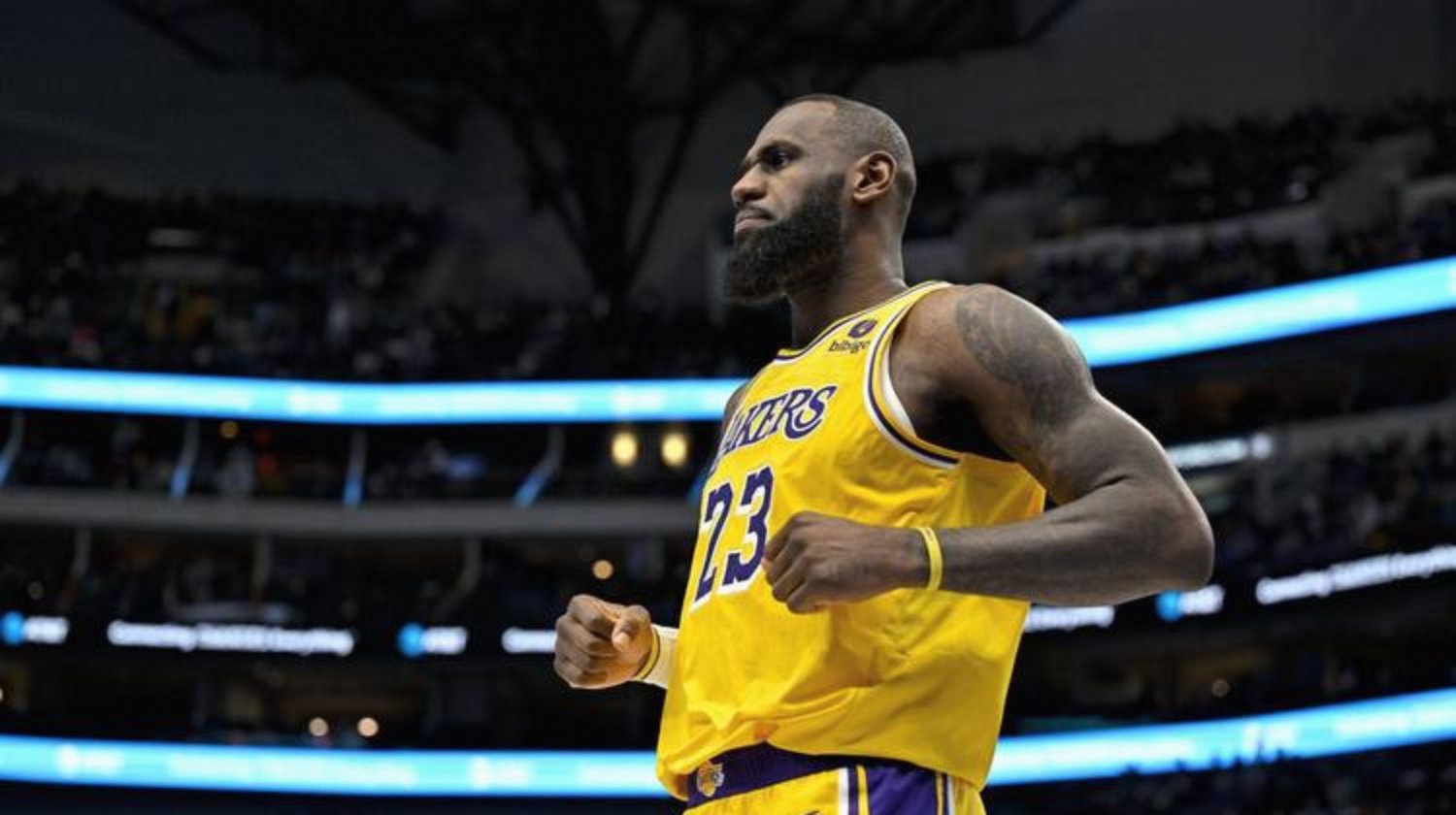  詹姆斯关键节点逆转,独行侠带队取胜了吗 