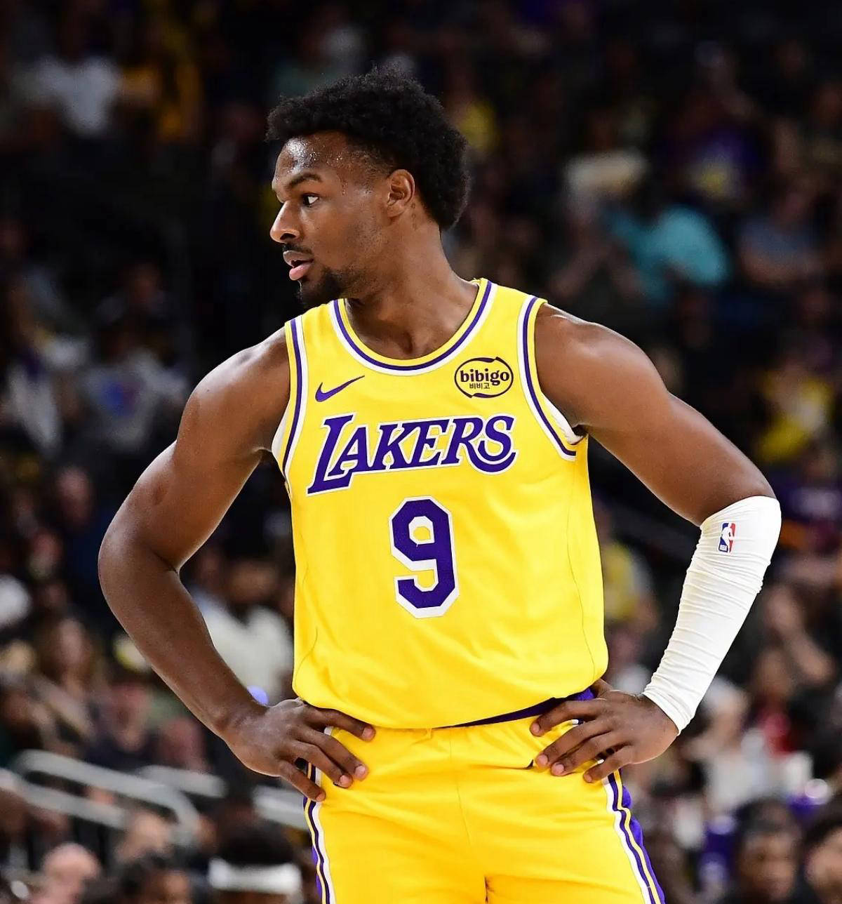 U8国际-Ming回归赛场，比分优势明显首场状态亮眼，湖人观众沸腾！的简单介绍